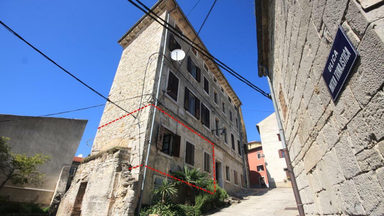 Studio Apartman Galerija Buzet Exterior foto