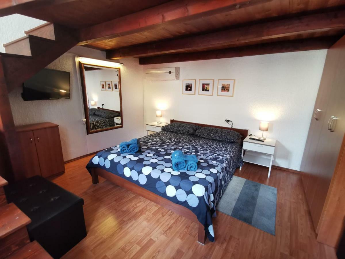 Studio Apartman Galerija Buzet Exterior foto
